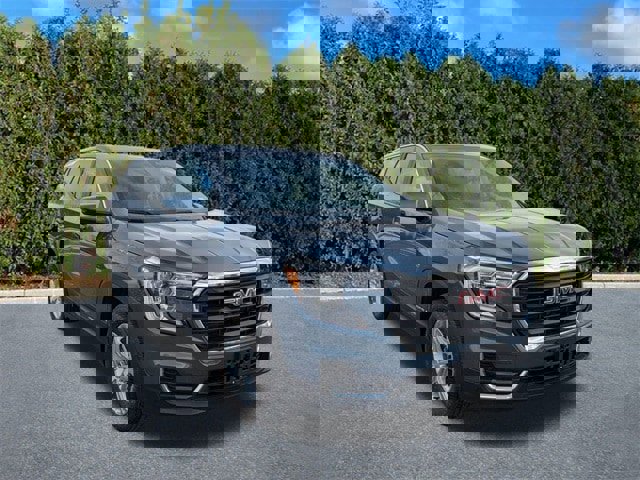 Used 2024 GMC Terrain SLE image 3