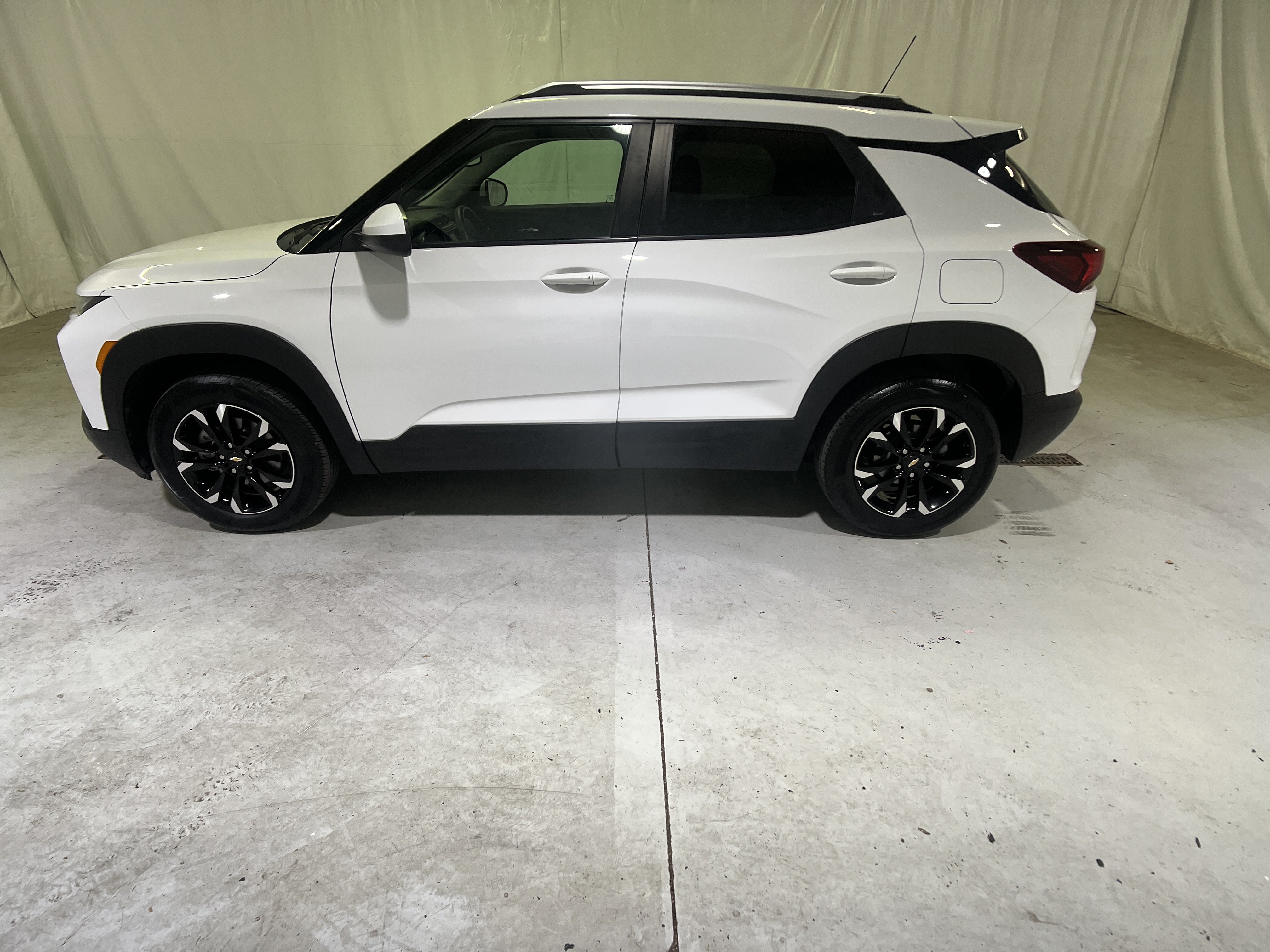 Certified 2023 Chevrolet TrailBlazer LT w/ Convenience Package AWD/4WD image 7
