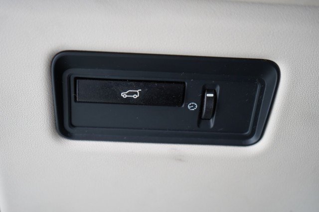 Used 2013 Land Rover Range Rover Supercharged AWD/4WD image 42