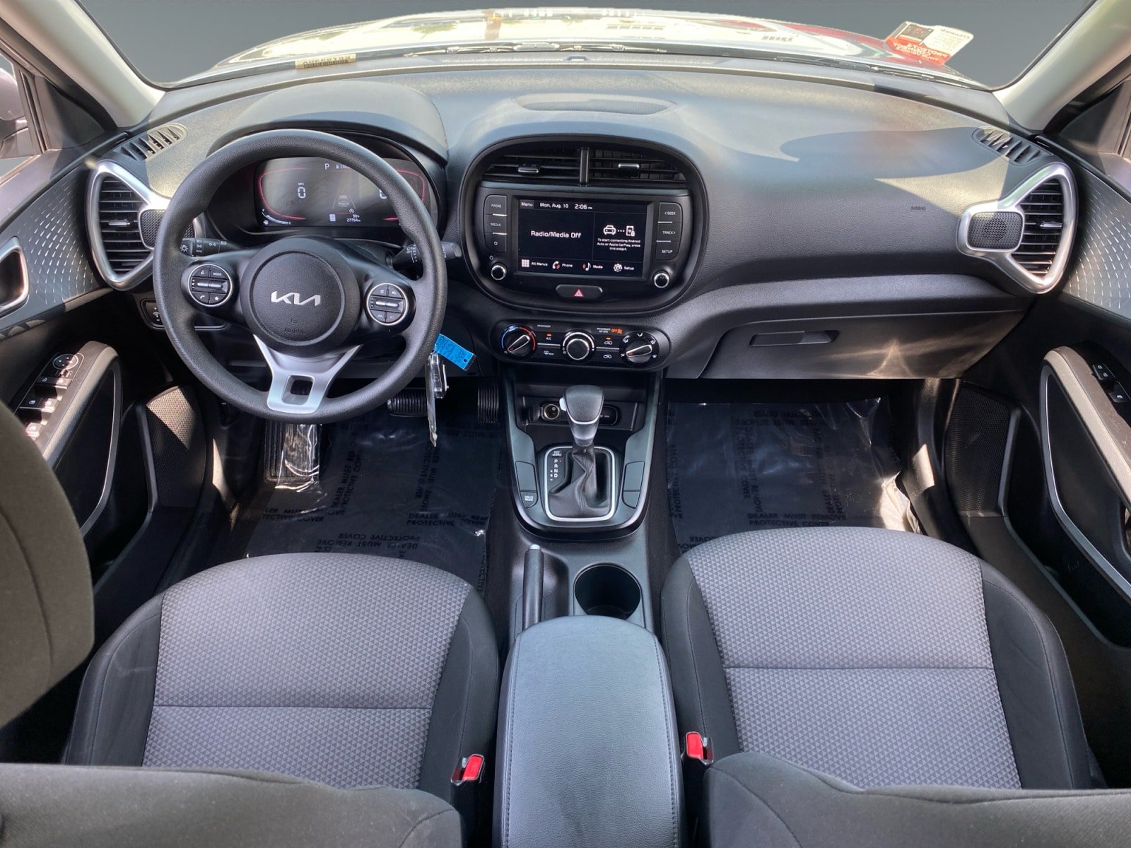 Used 2025 Kia Soul LX FWD image 10