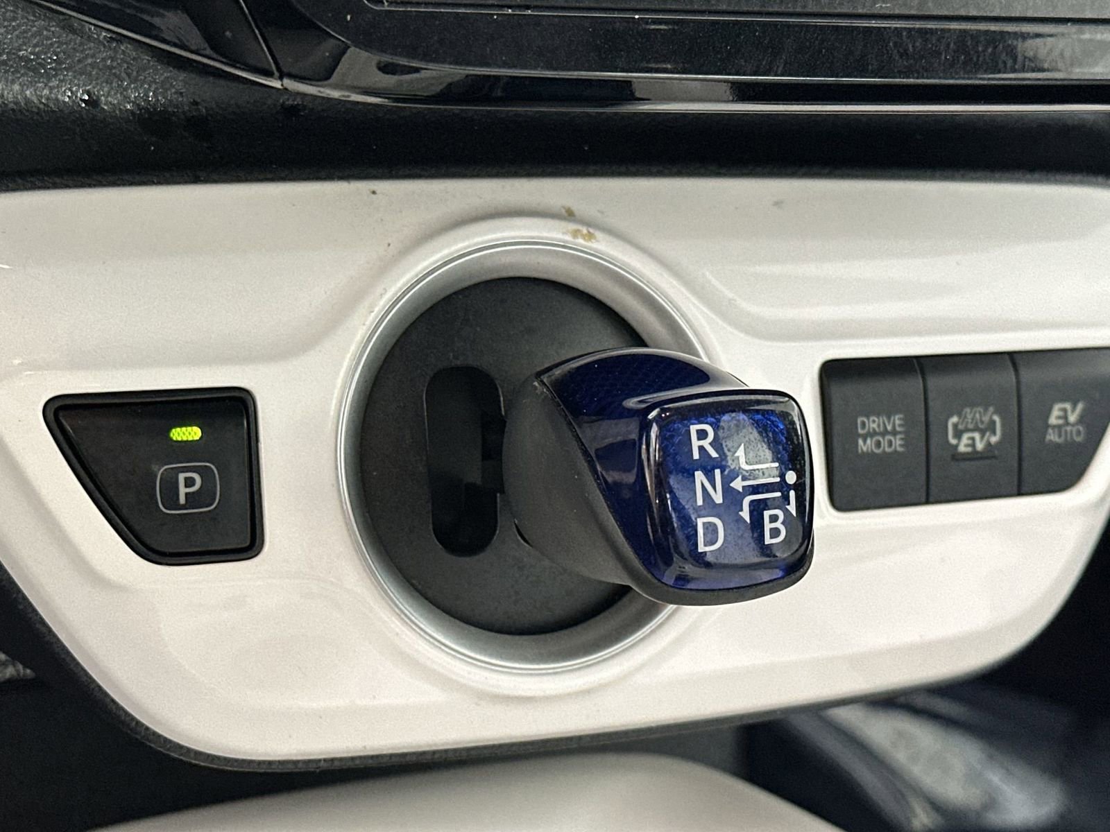 Used 2018 Toyota Prius Prime Advanced w/ Carpet Mat Package image 20