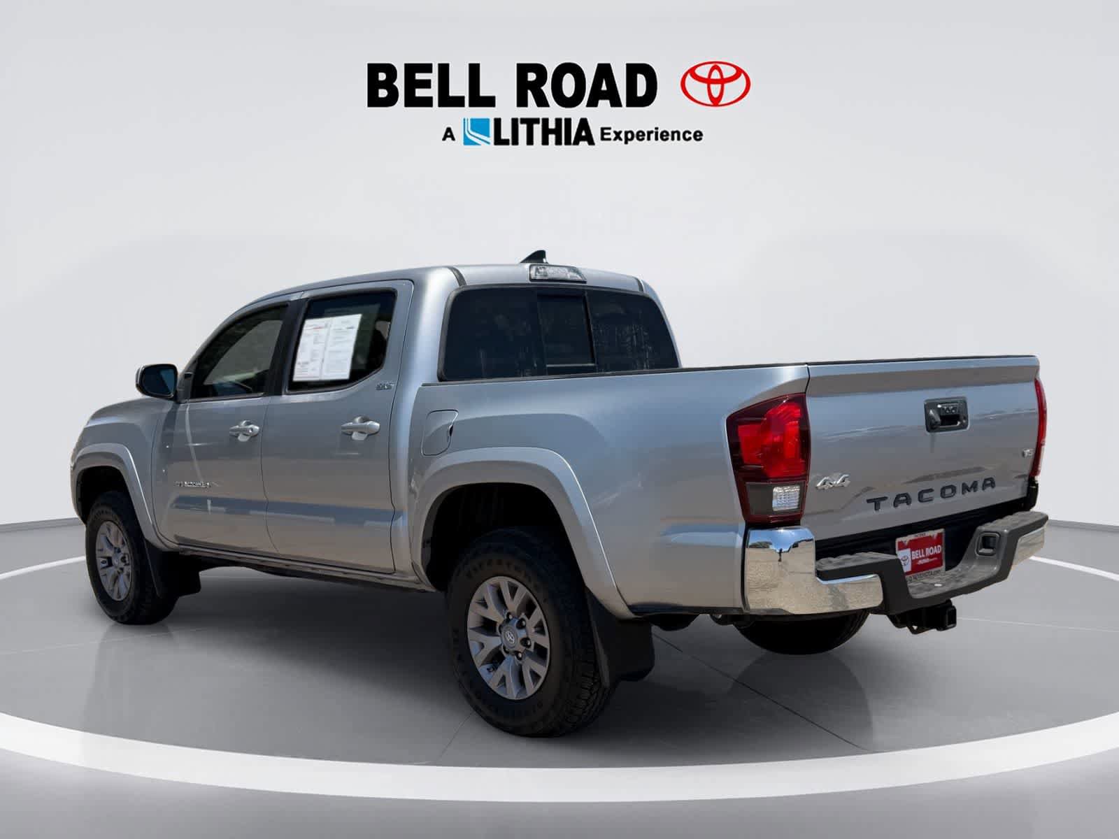 Used 2019 Toyota Tacoma SR5 AWD/4WD image 4