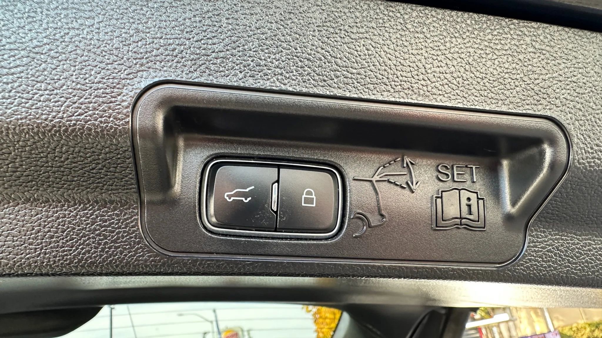 Used 2021 Ford Explorer XLT w/ Equipment Group 202A image 33