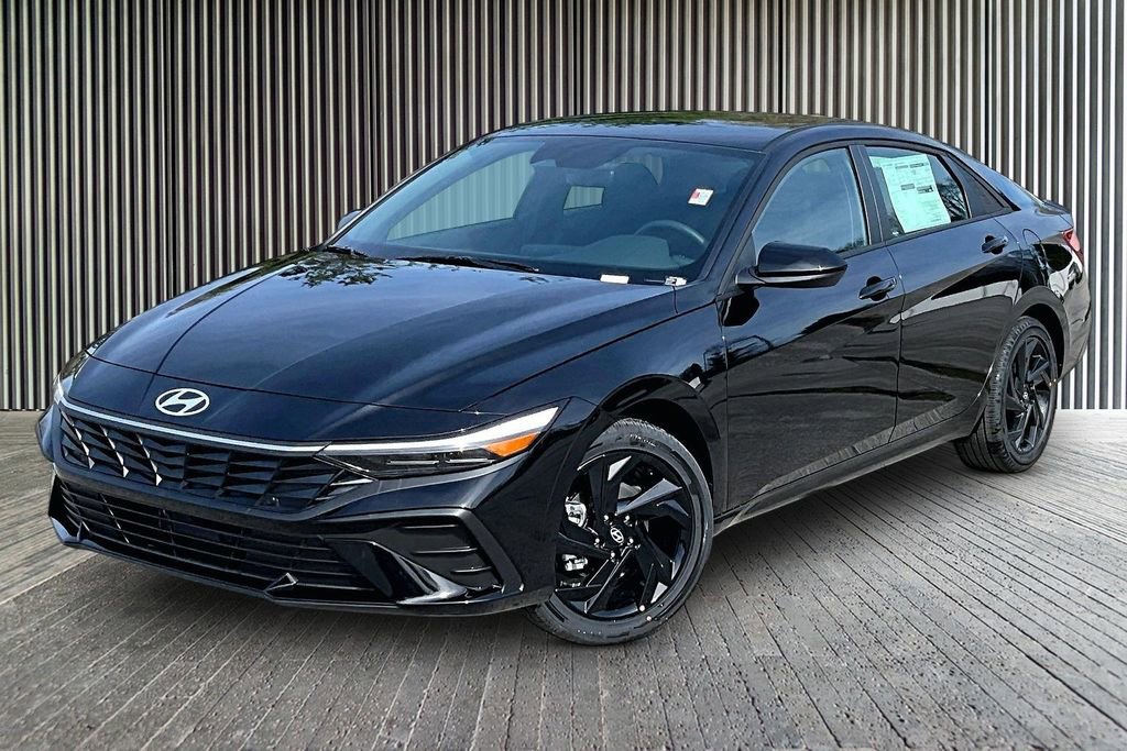 New 2026 Hyundai Elantra Sport image 2