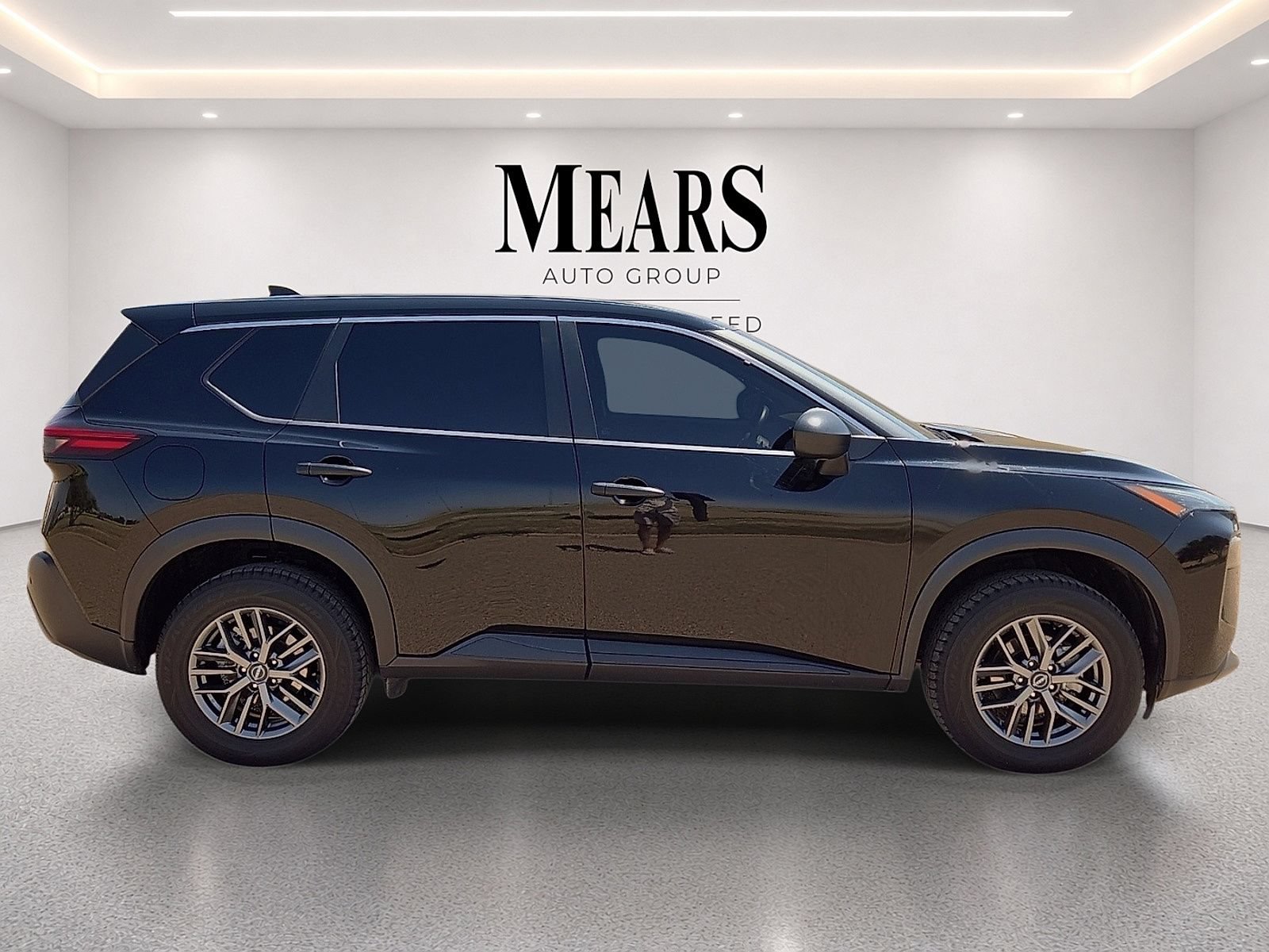 Used 2023 Nissan Rogue S FWD image 6