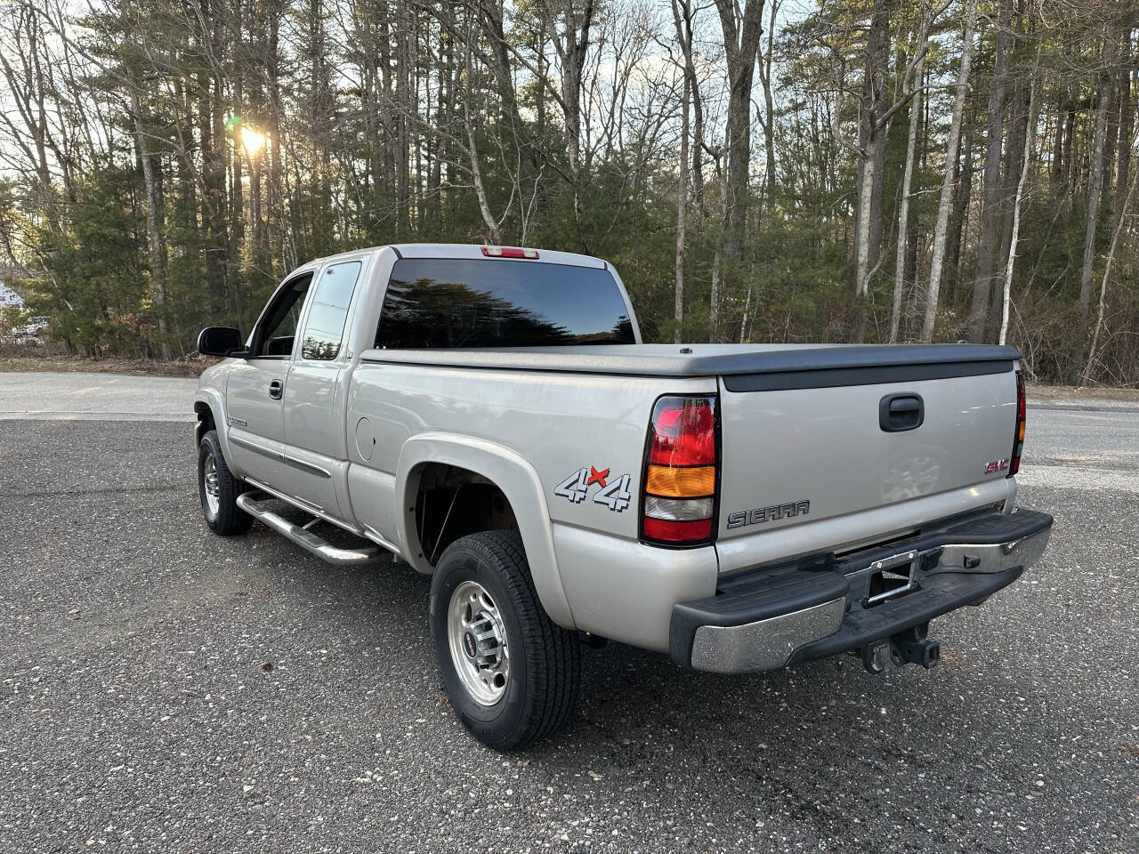 Used 2007 GMC Sierra 2500 SLE w/ Snow Plow Prep Package image 6