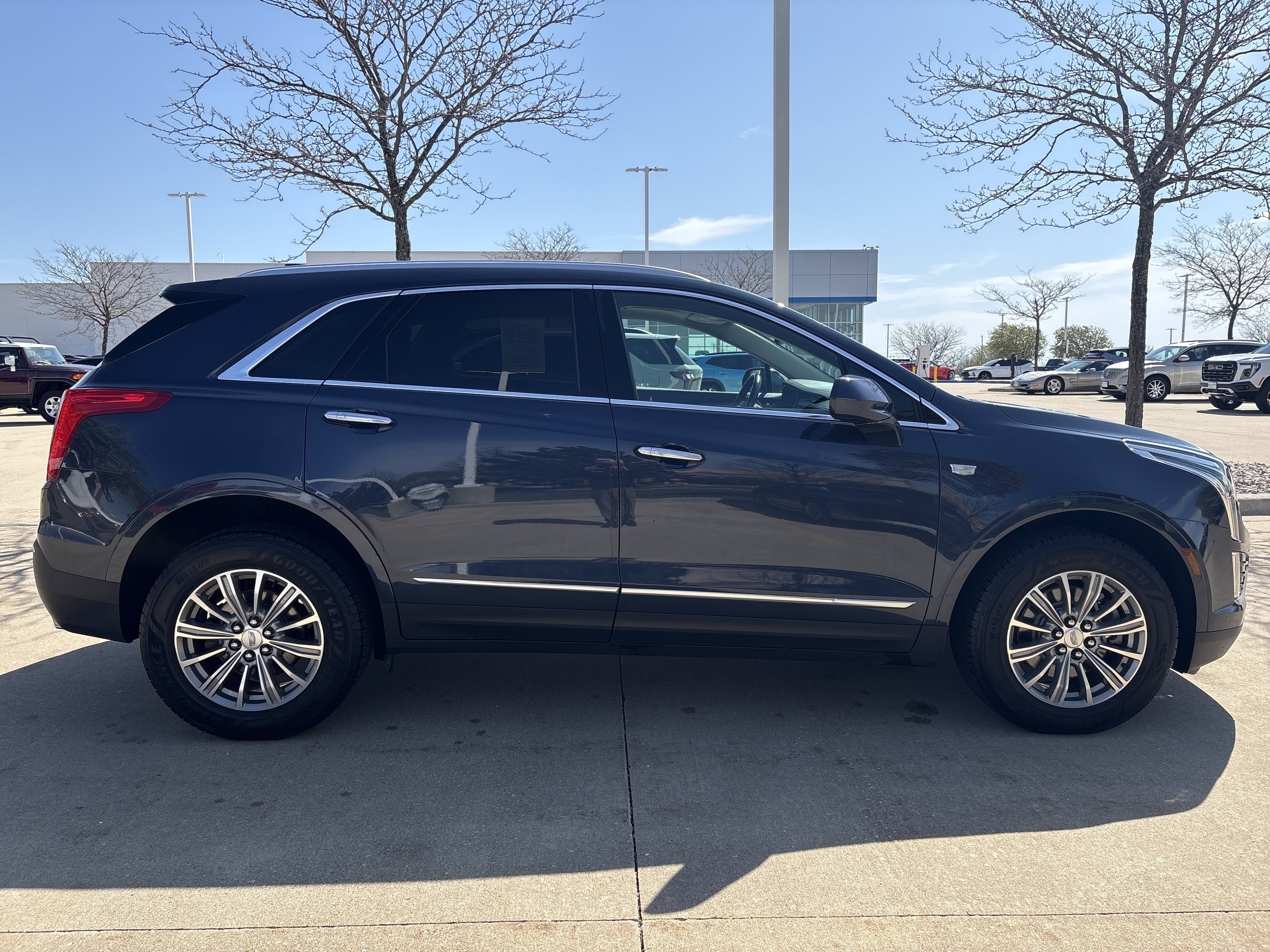 Used 2018 Cadillac XT5 Luxury w/ Driver Awareness Package AWD/4WD image 8