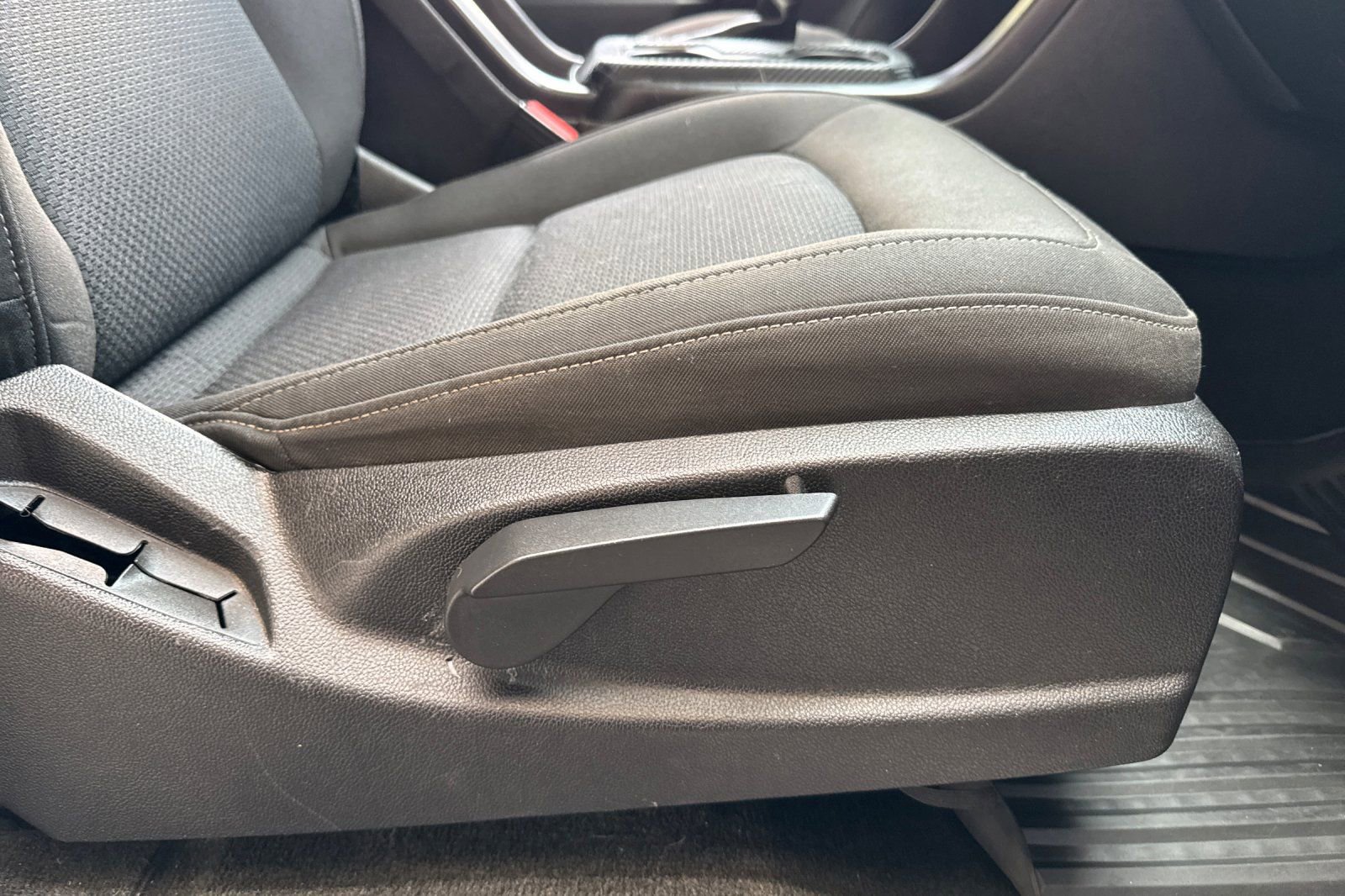 Used 2016 Chevrolet Colorado LT image 23