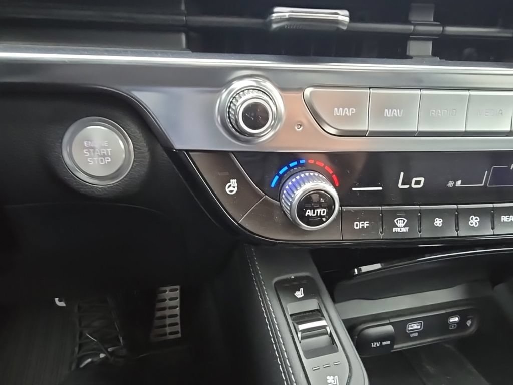 Used 2024 Kia Telluride SX w/ Towing Package AWD/4WD image 23