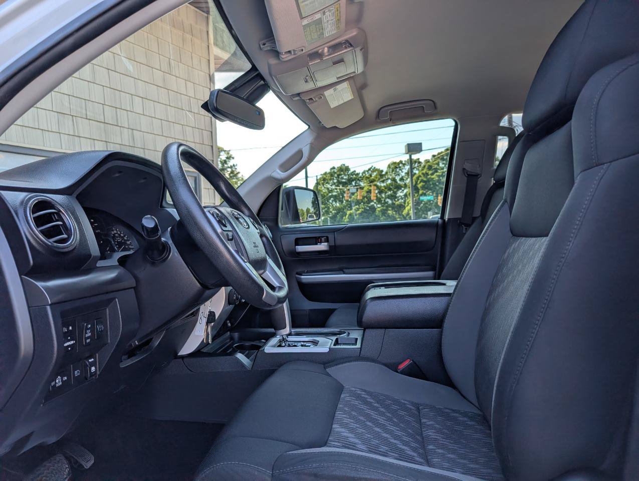 Used 2018 Toyota Tundra SR5 w/ SR5 Upgrade Package AWD/4WD image 20