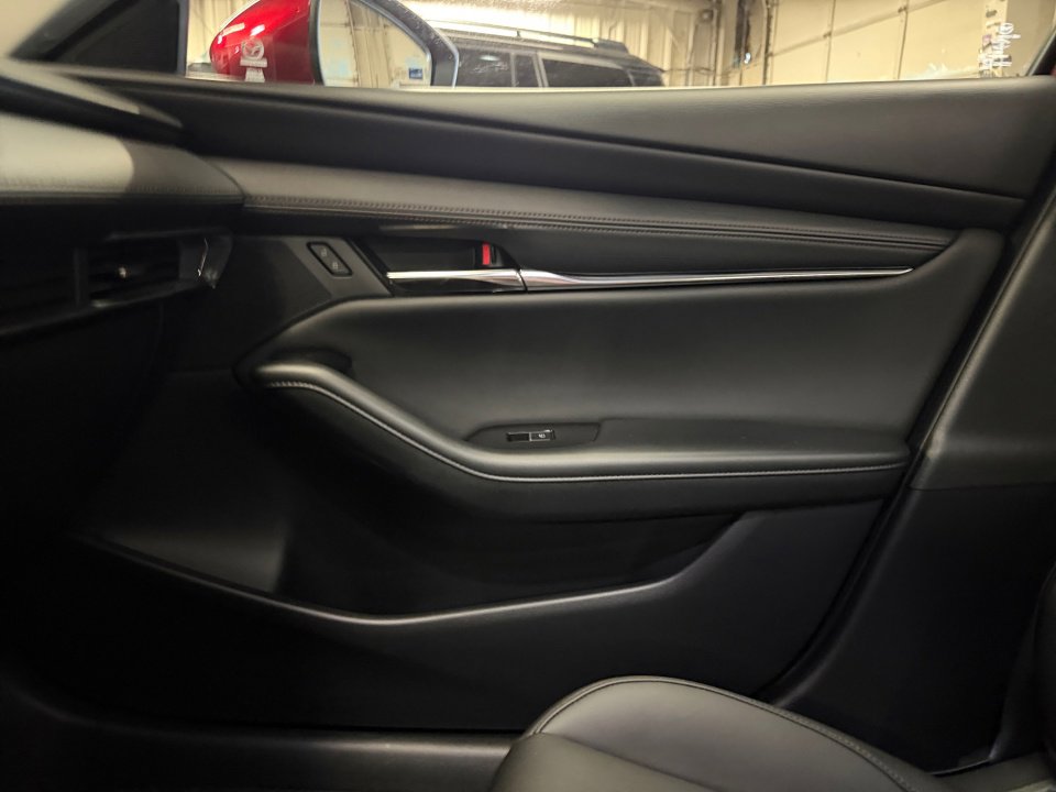 Used 2025 MAZDA MAZDA3 s image 35