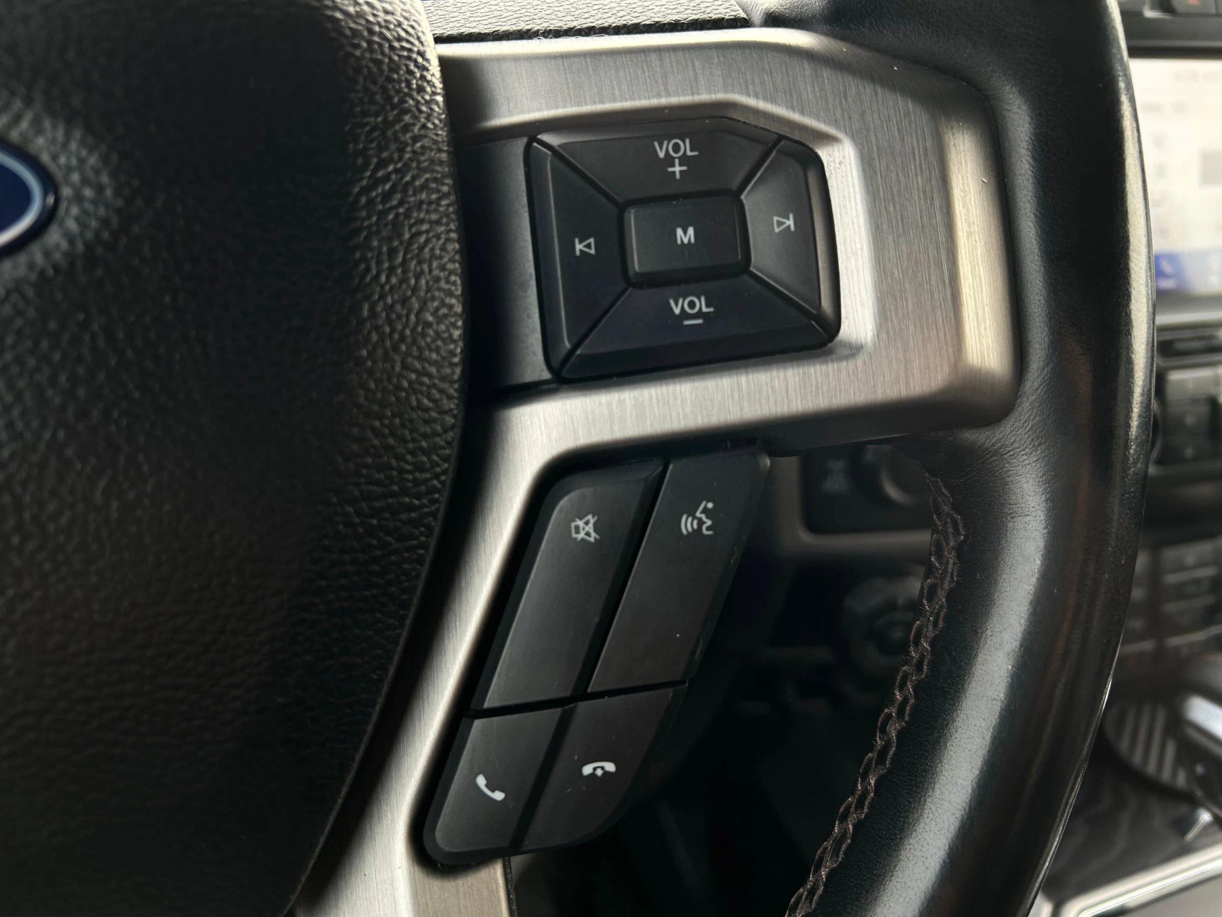 Used 2020 Ford F150 Platinum w/ Equipment Group 701A Luxury image 16