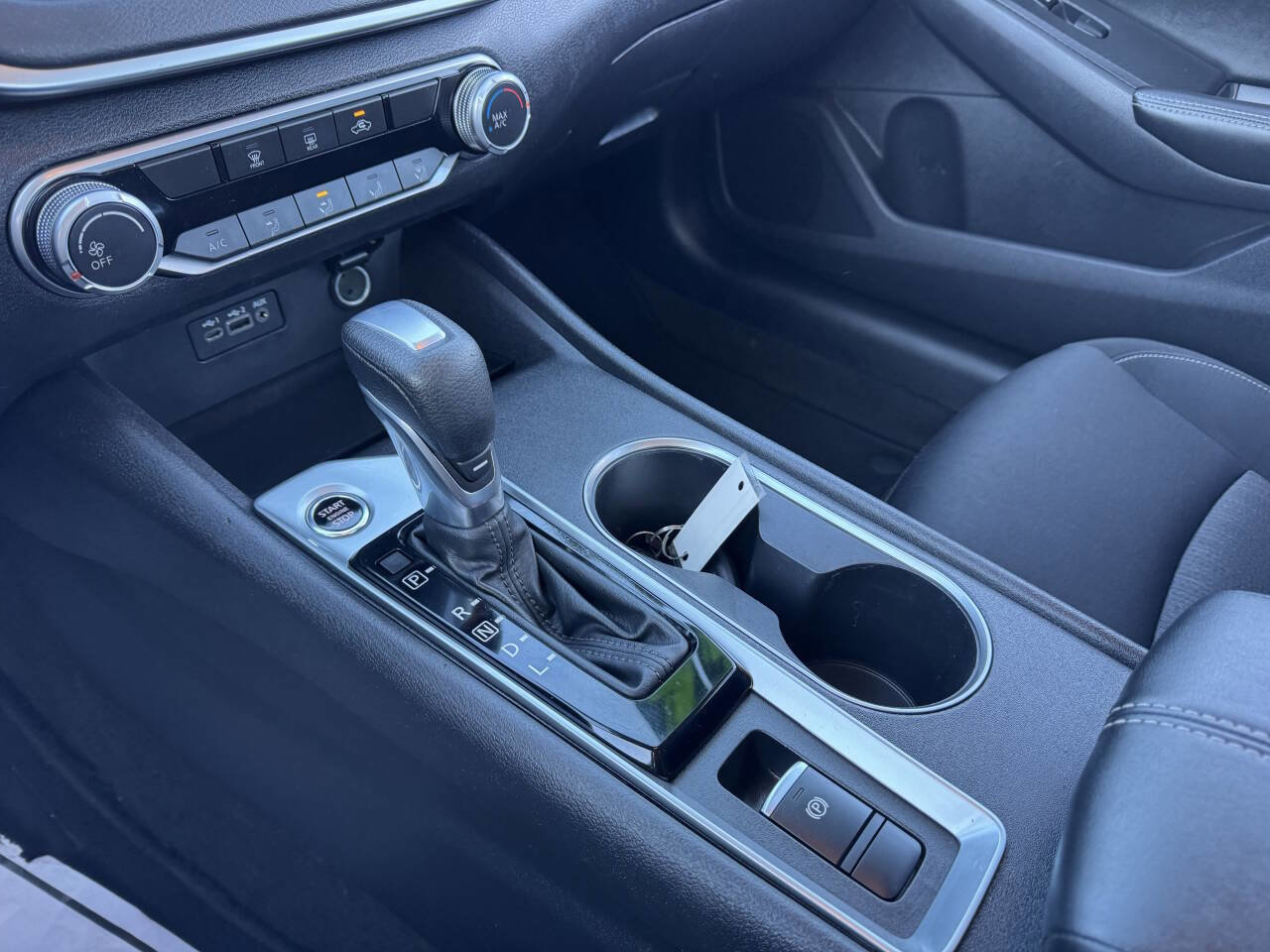 Used 2022 Nissan Altima 2.5 SV image 21