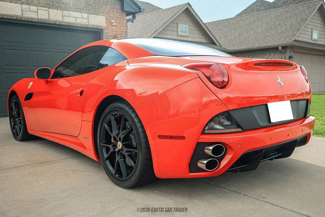 Used 2012 Ferrari California RWD image 20