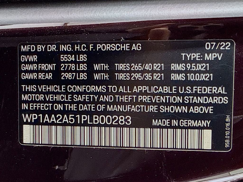 Certified 2023 Porsche Macan Turbo image 12