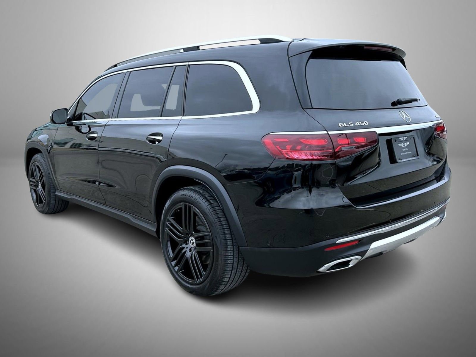 Used 2024 Mercedes-Benz GLS 450 4MATIC image 7