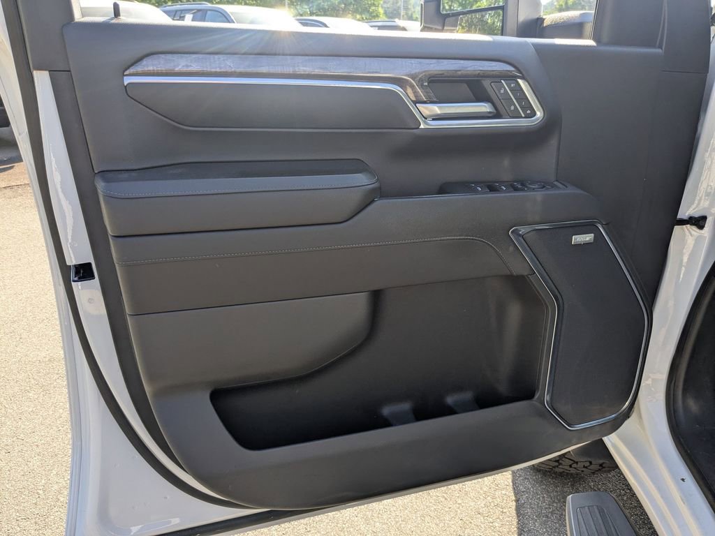 Used 2024 Chevrolet Silverado 2500 LTZ w/ LTZ Plus Package AWD/4WD image 12