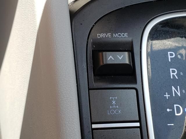 Certified 2024 Hyundai Kona SEL AWD/4WD image 31