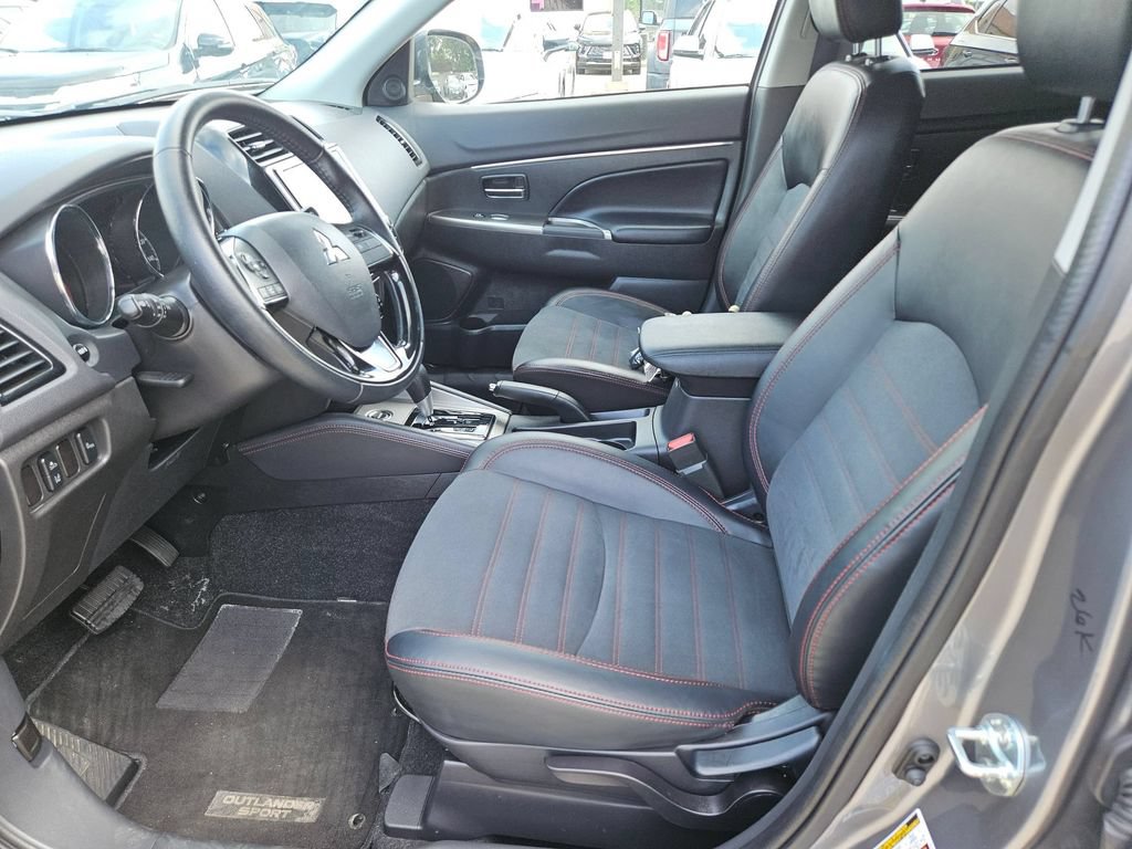 Used 2025 Mitsubishi Outlander Sport SE AWD/4WD image 11