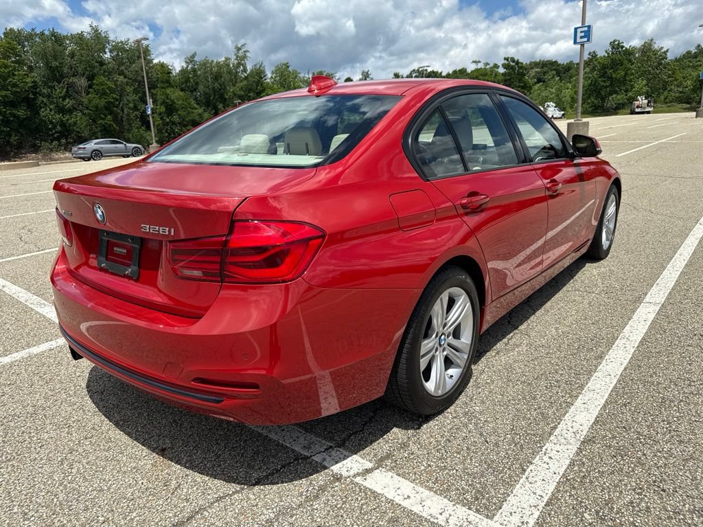 Used 2016 BMW 328i xDrive Sedan AWD/4WD image 5