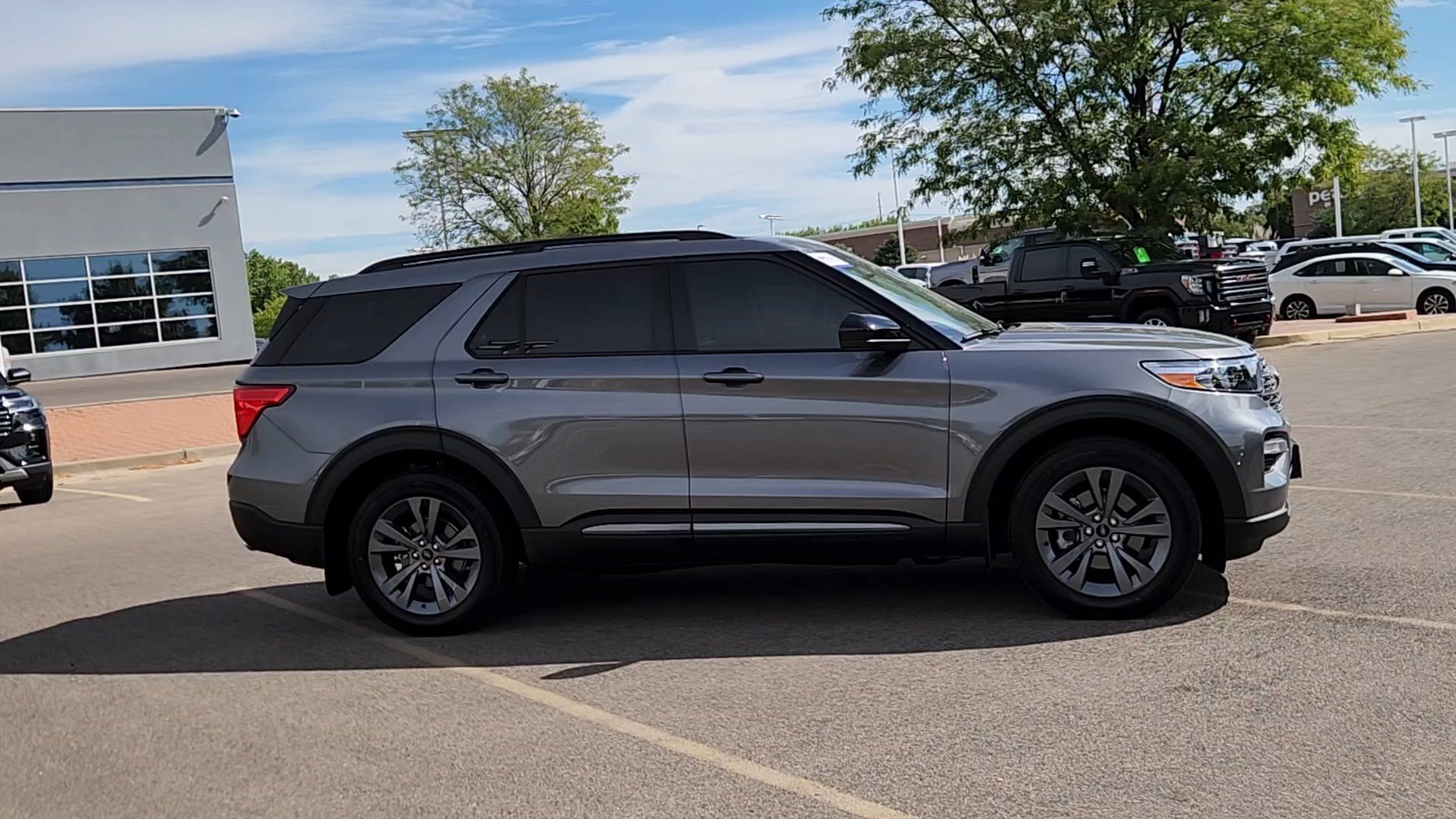 Certified 2024 Ford Explorer XLT w/ Equipment Group 202A AWD/4WD image 11