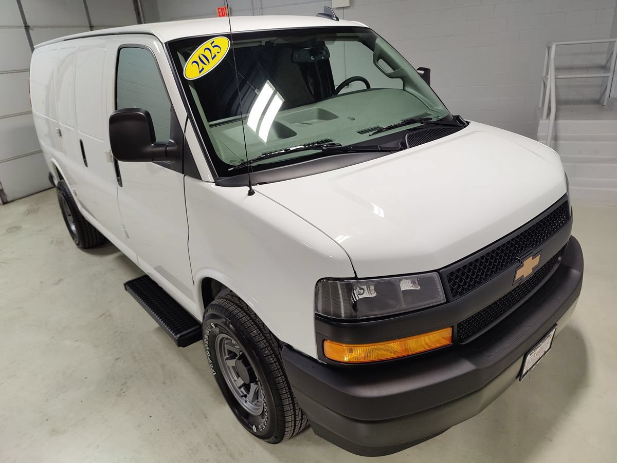 Used 2025 Chevrolet Express 3500 w/ Driver Convenience Package RWD image 2