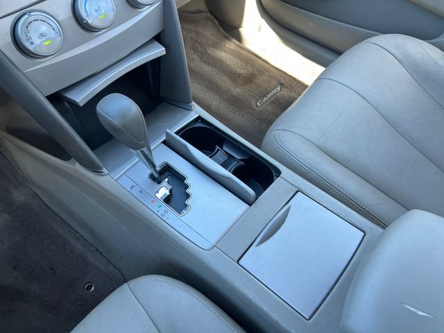 Used 2010 Toyota Camry LE FWD image 24