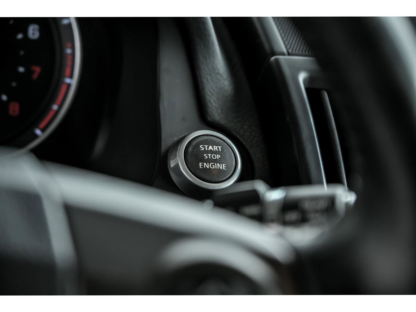 Used 2014 Land Rover LR2 image 18