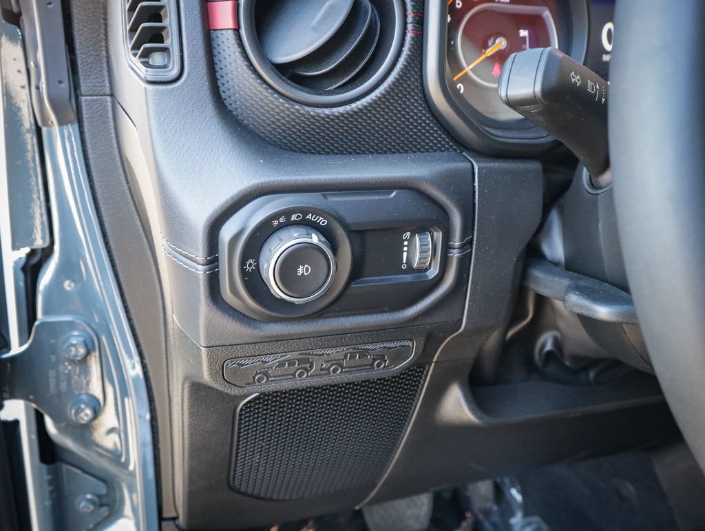 Used 2025 Jeep Wrangler Unlimited Rubicon AWD/4WD image 20