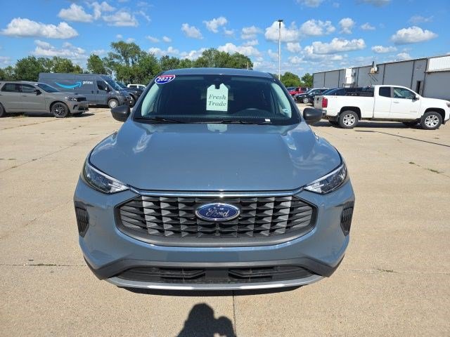 Used 2023 Ford Escape Active AWD/4WD image 2
