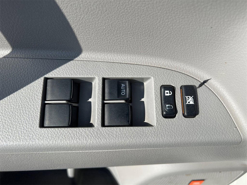 Used 2010 Toyota Highlander Limited image 12