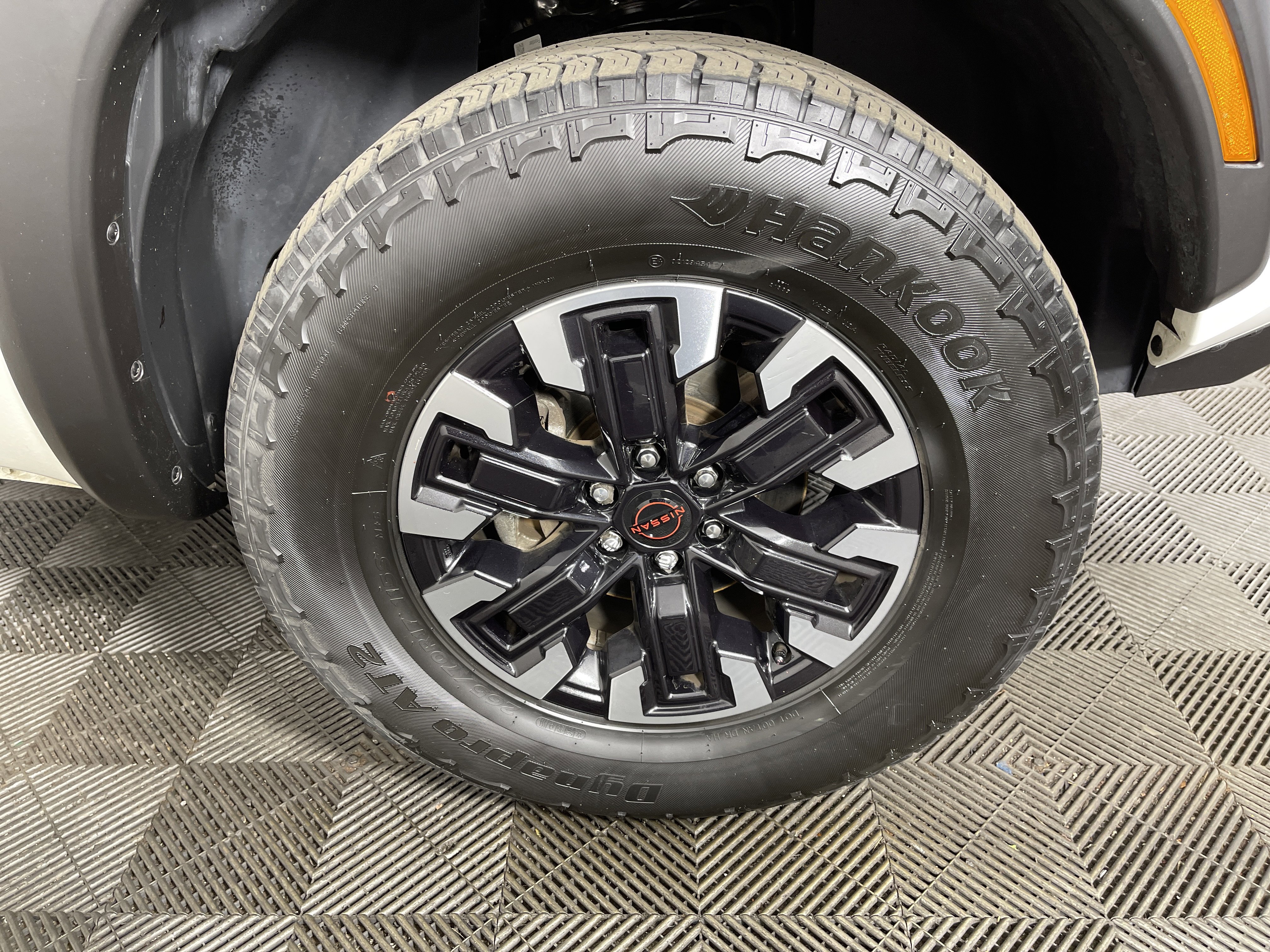 Used 2024 Nissan Frontier PRO-4X w/ Pro Convenience Package image 10