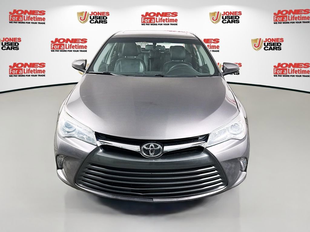 Used 2017 Toyota Camry XLE w/ Moonroof Package image 10