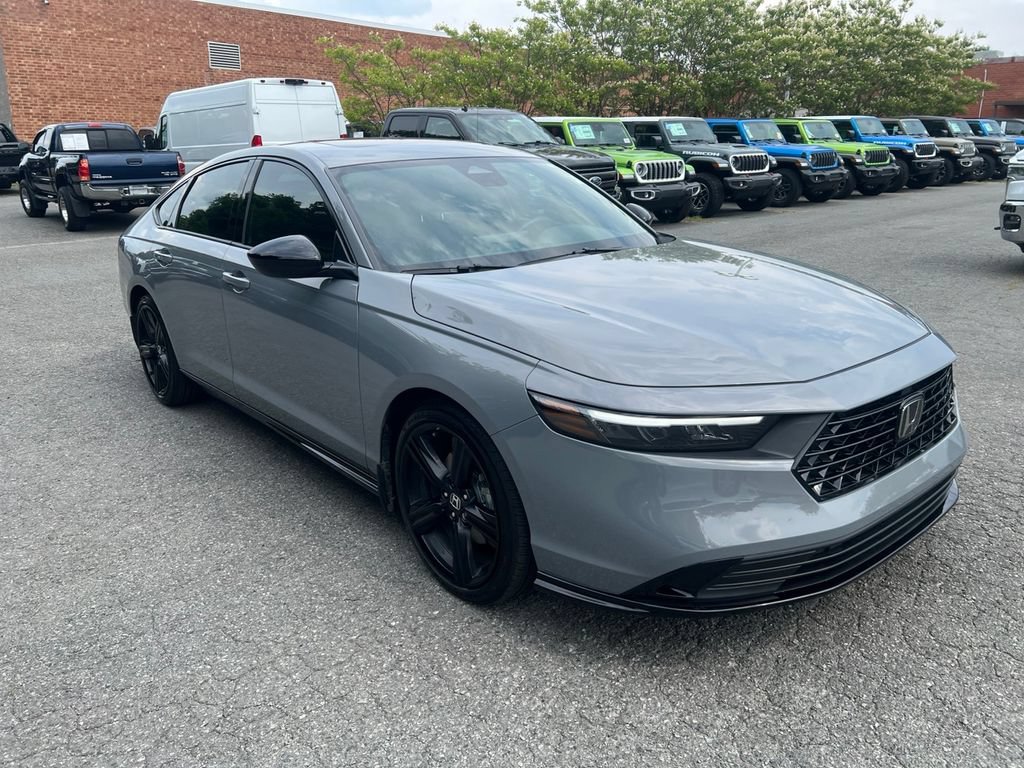 Used 2025 Honda Accord Sport image 8