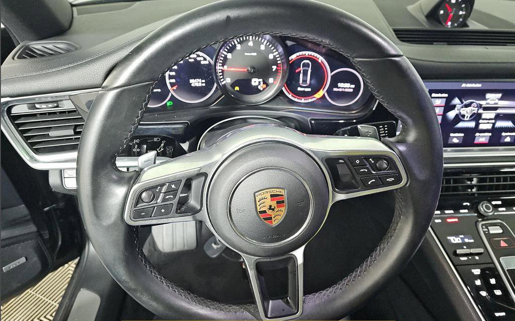 Used 2018 Porsche Panamera 4S AWD/4WD image 9