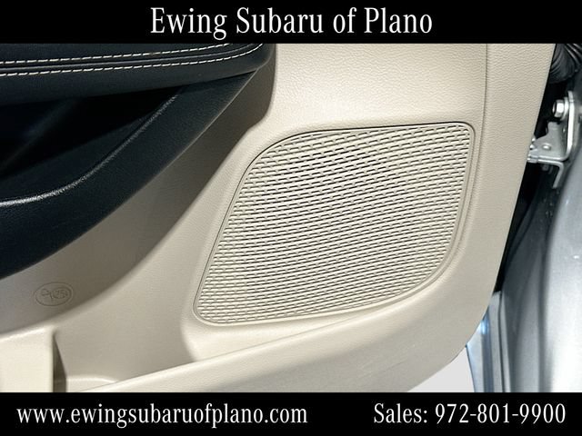 Used 2024 Chrysler Pacifica Limited FWD image 19
