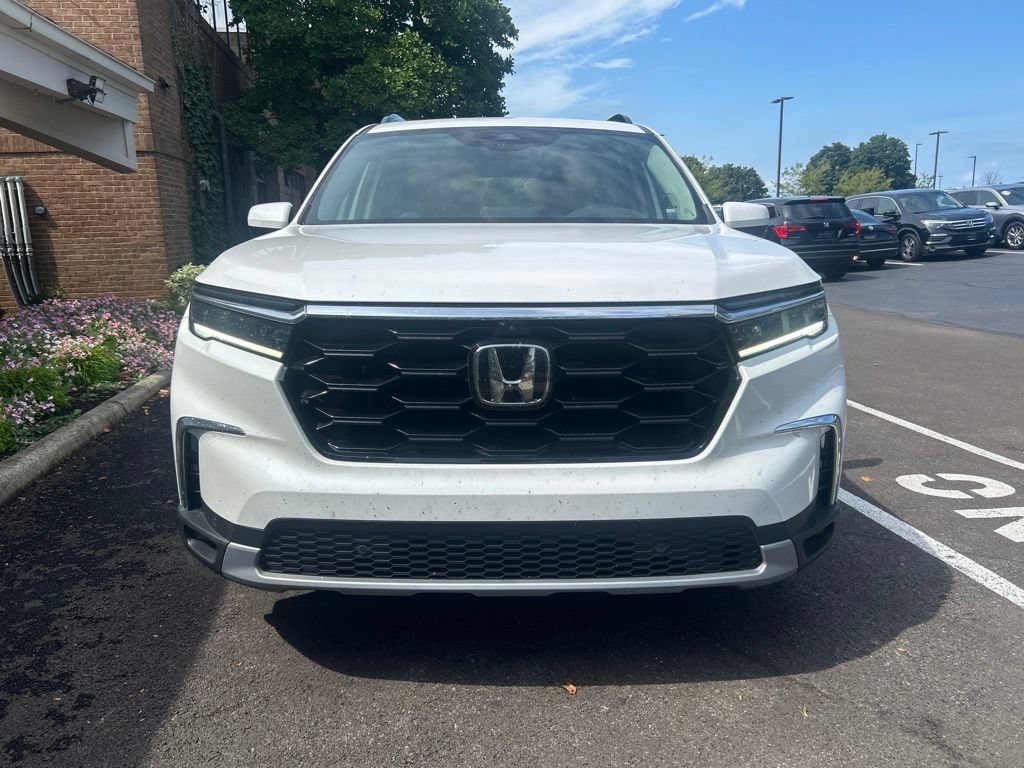 Used 2025 Honda Pilot Elite image 3
