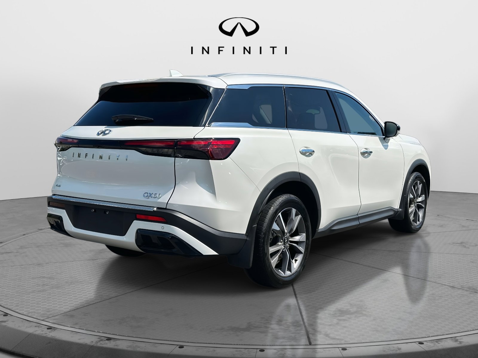 Used 2024 INFINITI QX60 Luxe image 4