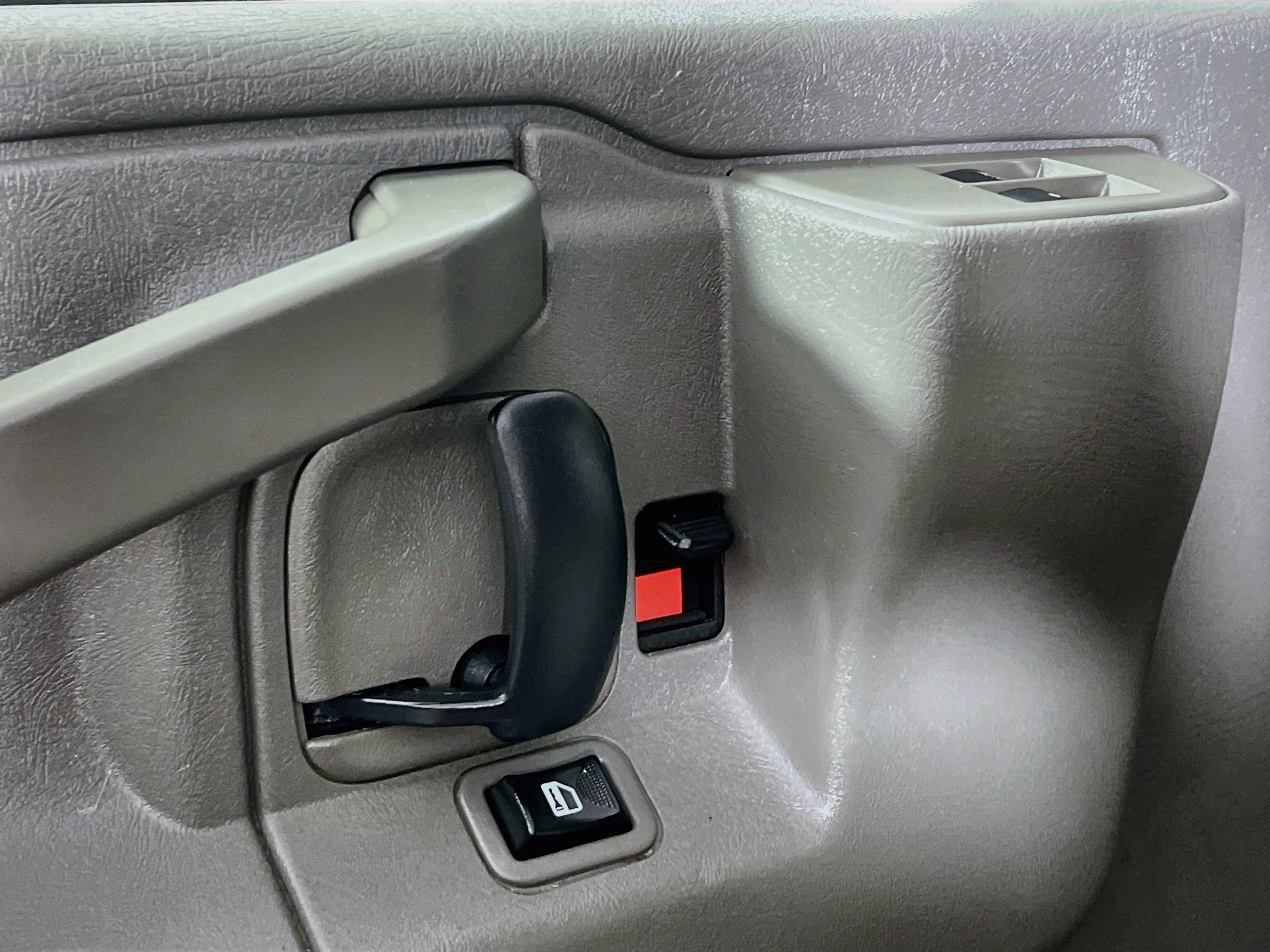 Used 2017 Chevrolet Express 3500 LT w/ LT Preferred Equipment Group RWD image 15