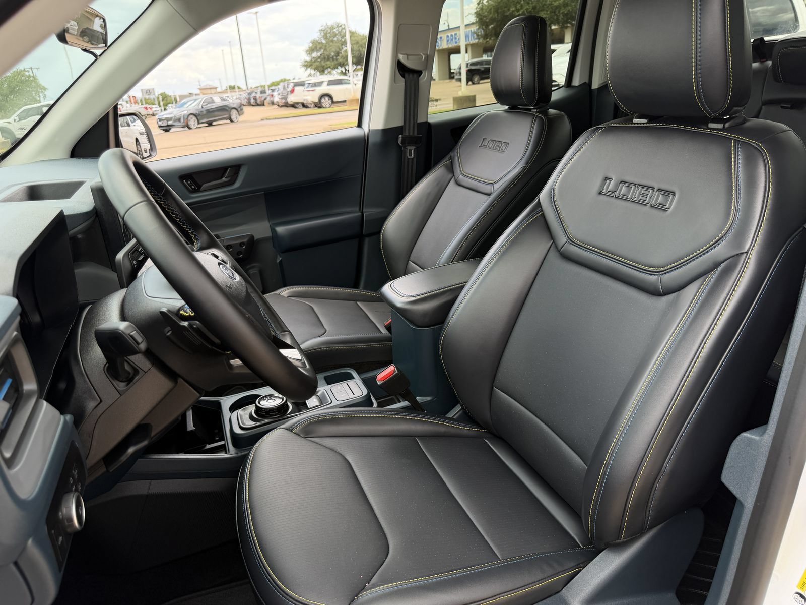 Used 2025 Ford Maverick Lobo AWD/4WD image 25