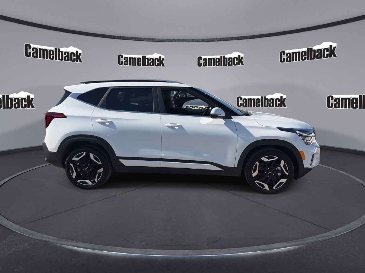 Used 2026 Kia Seltos SX w/ SX Sunroof Package AWD/4WD image 8