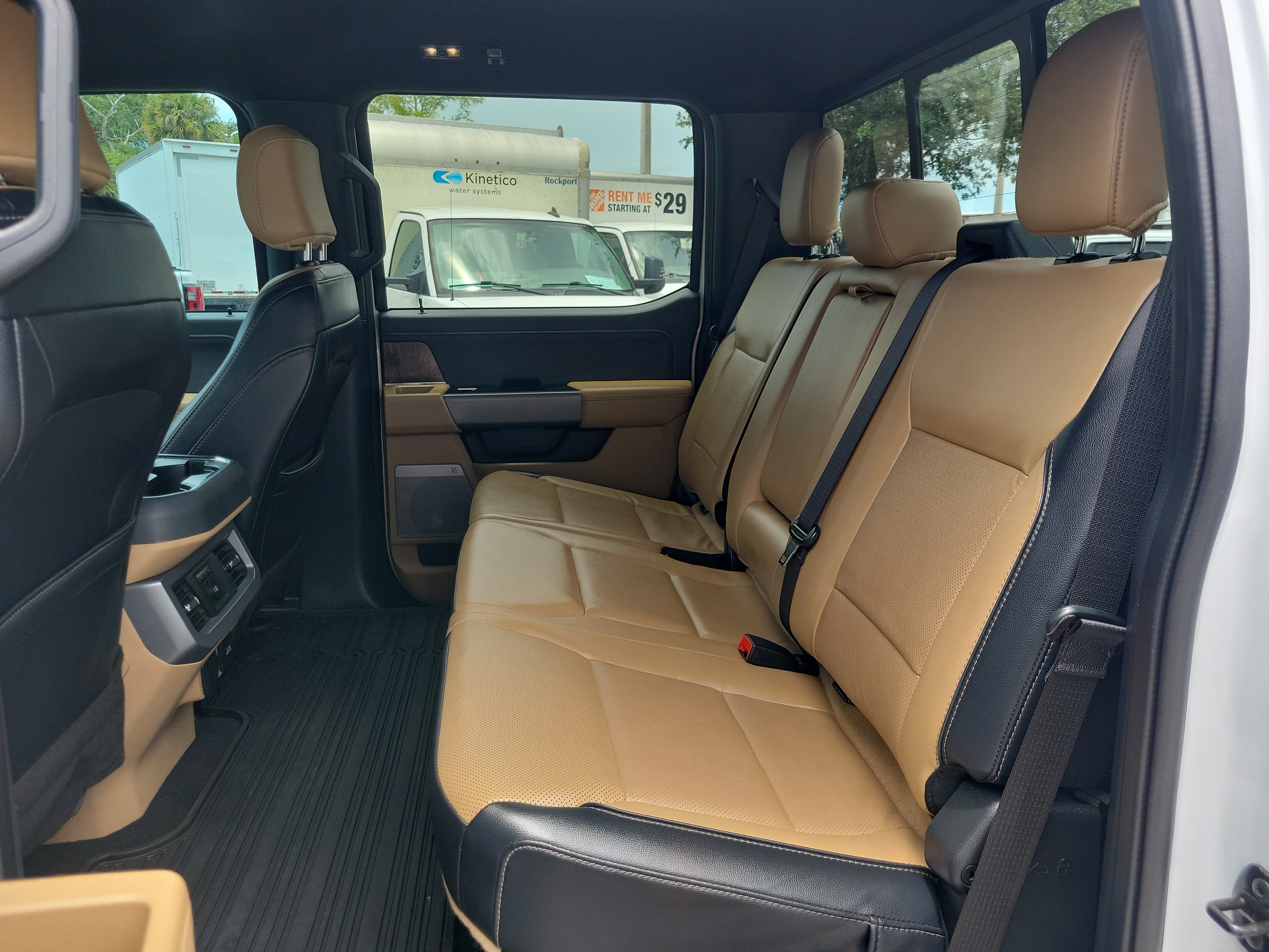 Used 2023 Ford F250 Lariat w/ Sport Appearance Package AWD/4WD image 16