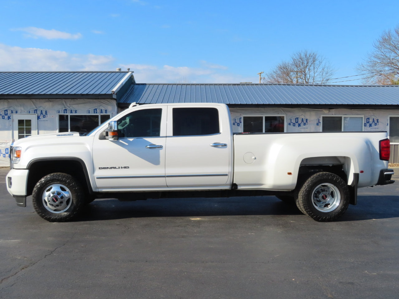 Used 2018 GMC Sierra 3500 Denali w/ Duramax Plus Package image 3
