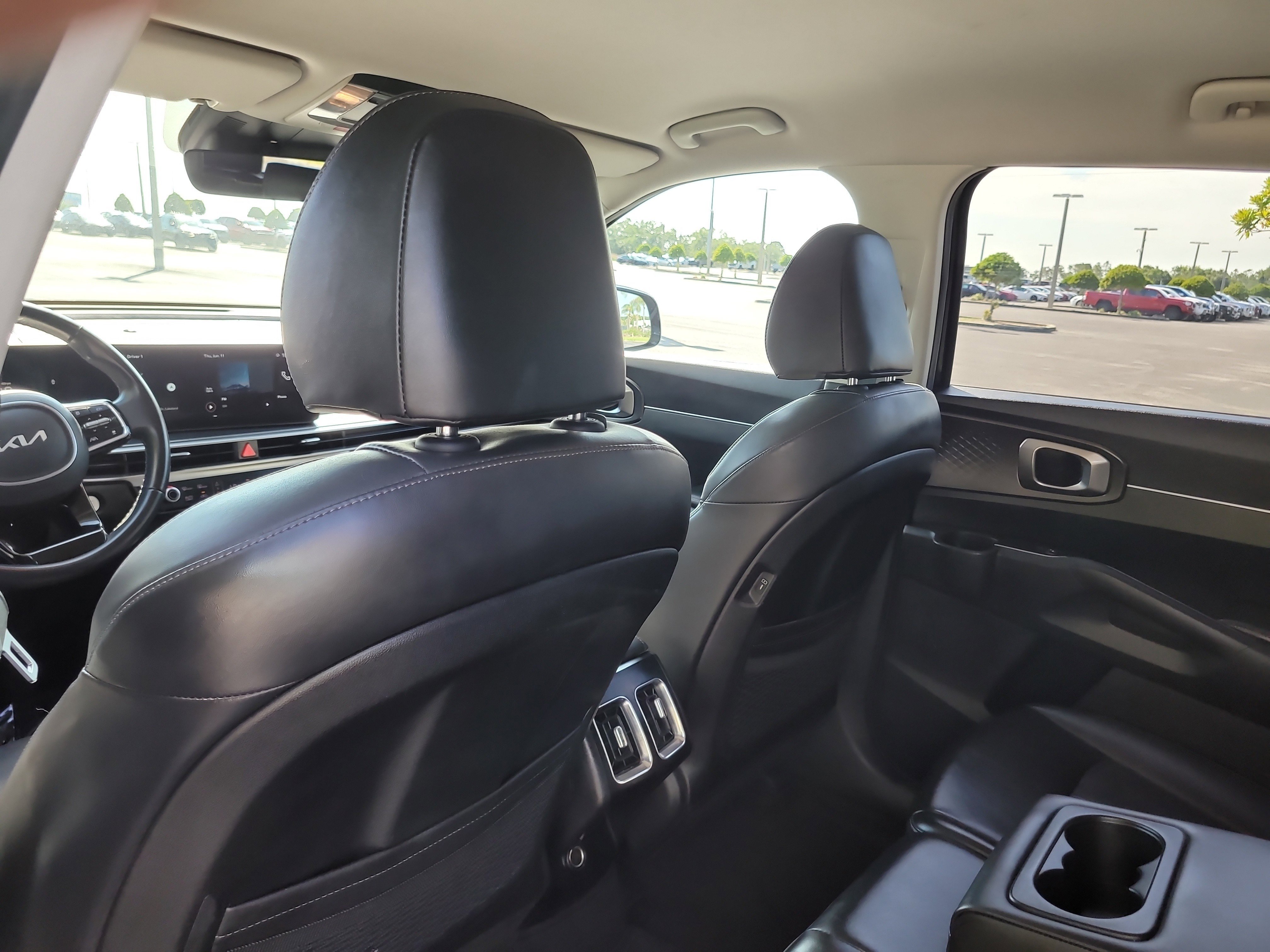 Used 2024 Kia Sorento S FWD image 13