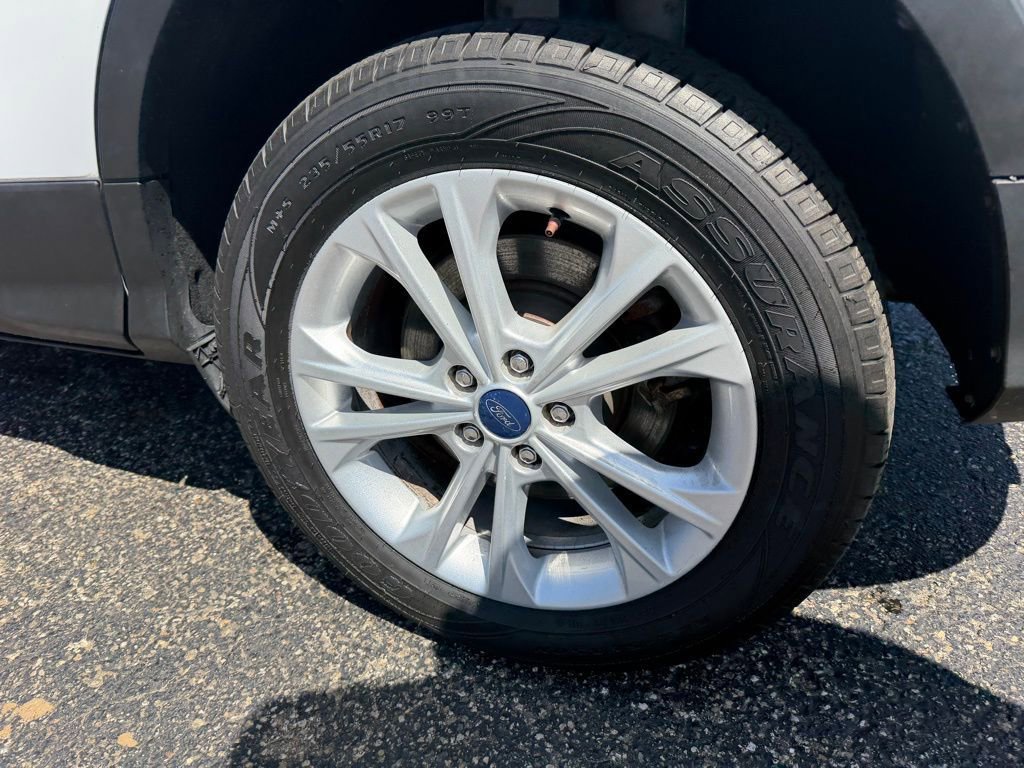 Used 2017 Ford Escape SE AWD/4WD image 30
