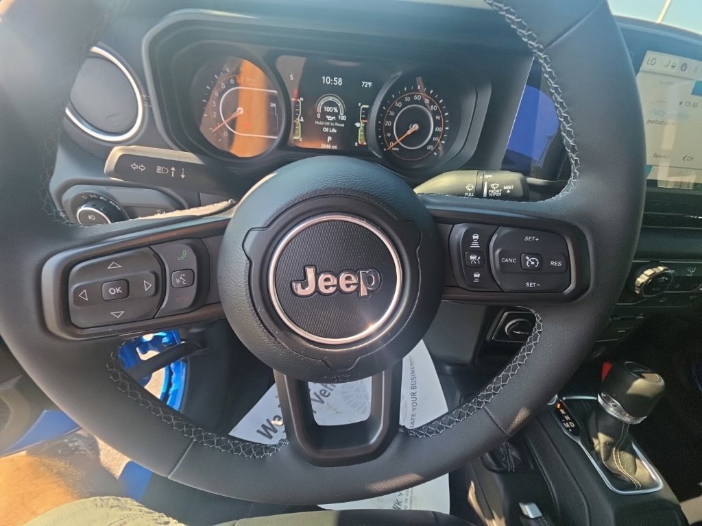 Used 2025 Jeep Gladiator Sport AWD/4WD image 16
