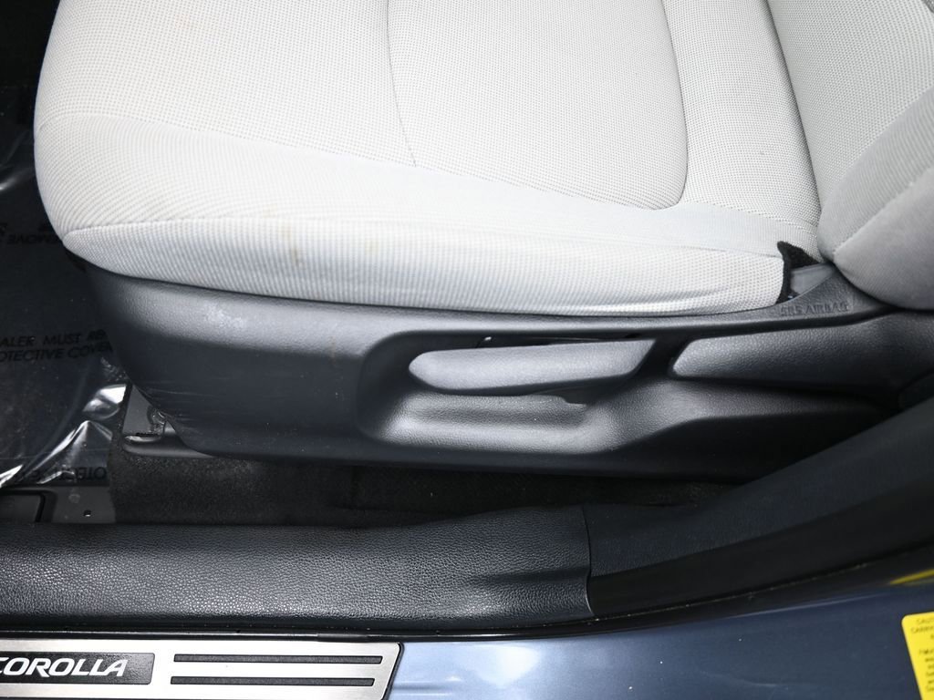 Used 2023 Toyota Corolla Cross L image 15