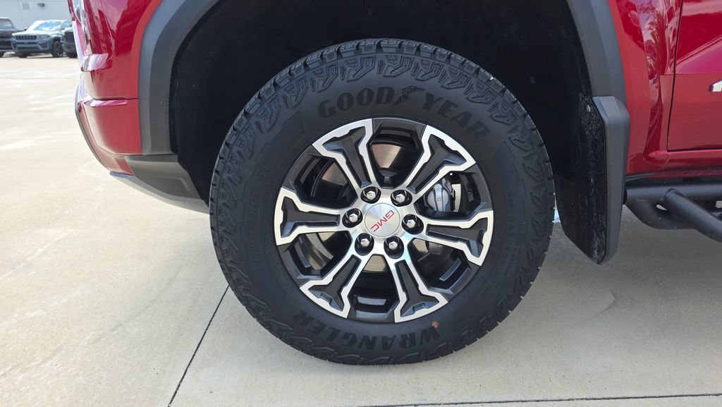 Used 2024 GMC Canyon AT4 w/ AT4 Premium Package AWD/4WD image 10