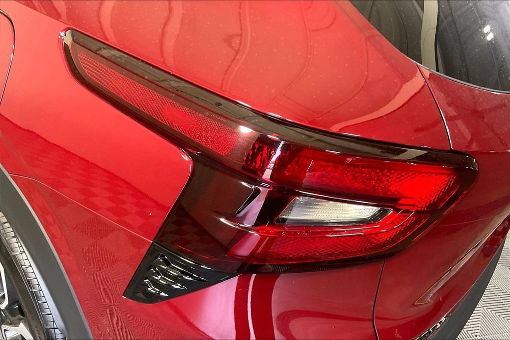 Used 2025 Chevrolet Trax RS w/ Sunroof Package FWD image 39