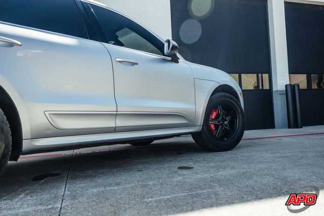 Used 2015 Porsche Macan Turbo image 26